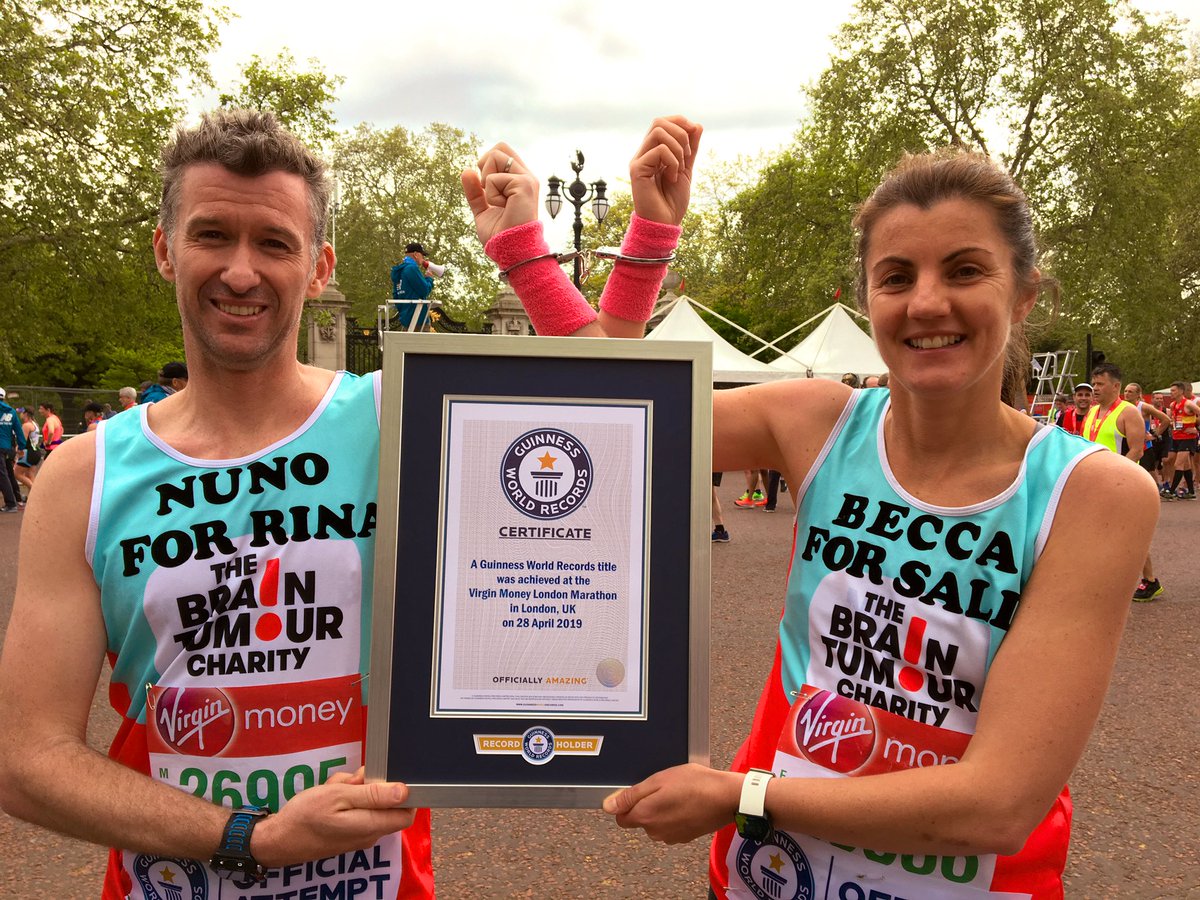 Kỷ lục Guinness trang phục kỳ lạ ‘nổ như mưa’ tại London Marathon 2019 Kỷ lục Guinness trang phục kỳ lạ ‘nổ như mưa’ tại London Marathon 2019
